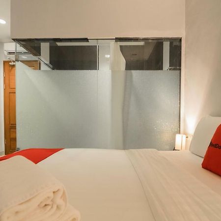 Reddoorz Plus Near Soekarno Hatta Airport 2 Tangerang Ngoại thất bức ảnh
