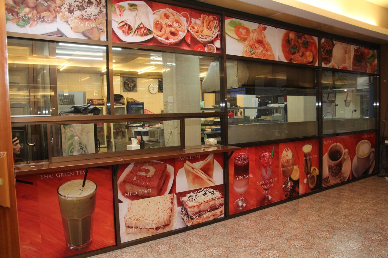 Reddoorz Plus Near Soekarno Hatta Airport 2 Tangerang Ngoại thất bức ảnh