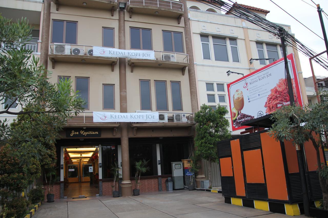 Reddoorz Plus Near Soekarno Hatta Airport 2 Tangerang Ngoại thất bức ảnh