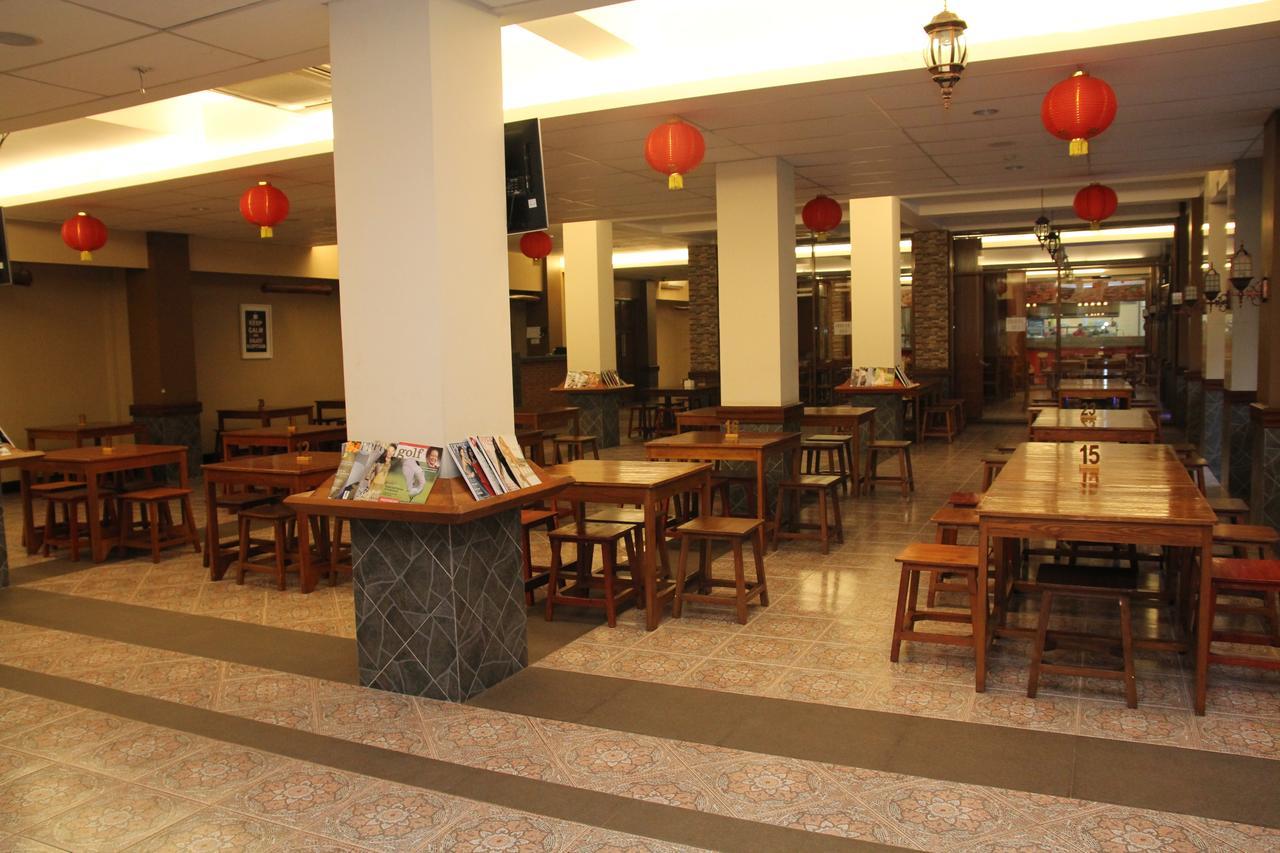 Reddoorz Plus Near Soekarno Hatta Airport 2 Tangerang Ngoại thất bức ảnh