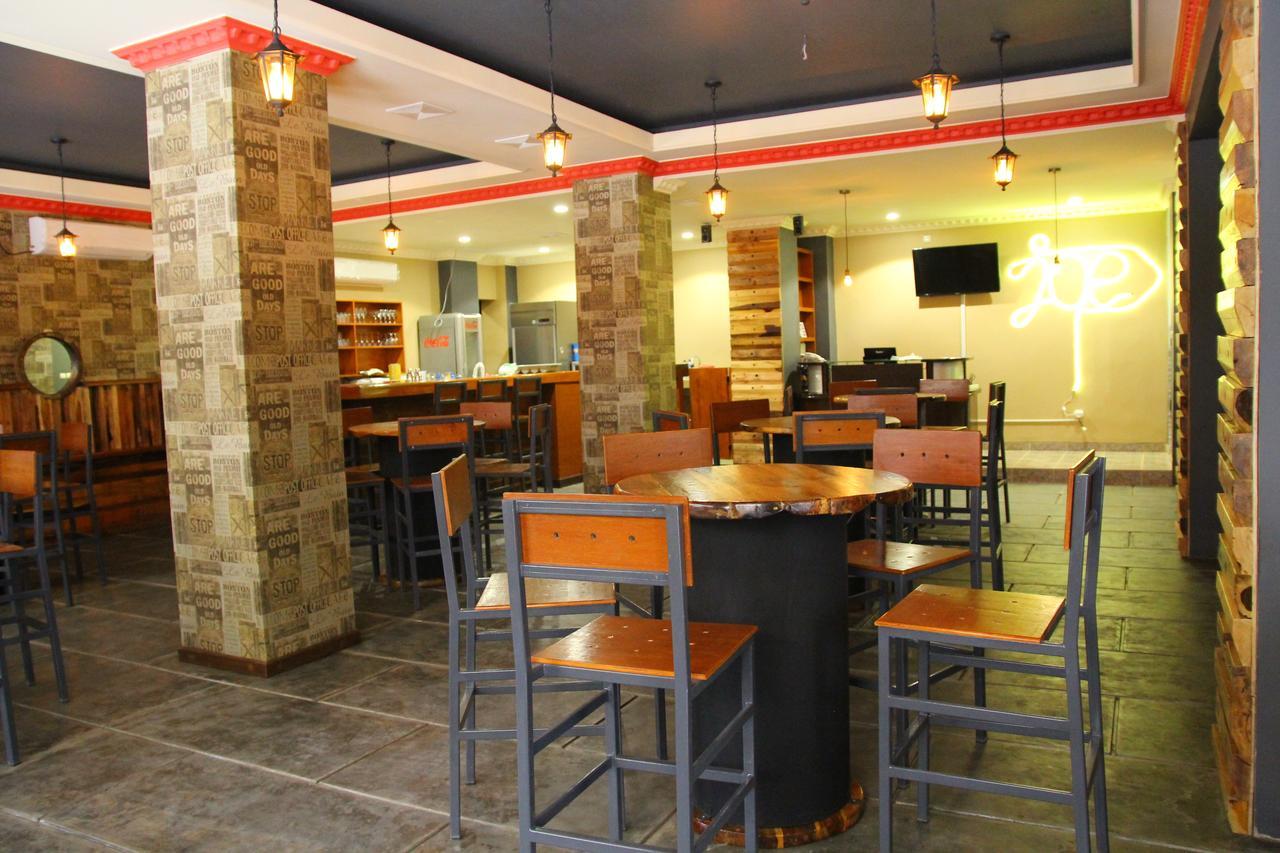 Reddoorz Plus Near Soekarno Hatta Airport 2 Tangerang Ngoại thất bức ảnh