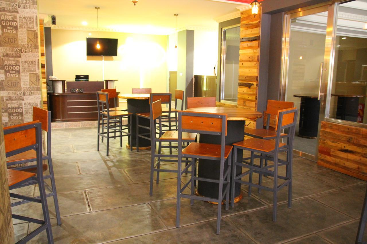 Reddoorz Plus Near Soekarno Hatta Airport 2 Tangerang Ngoại thất bức ảnh