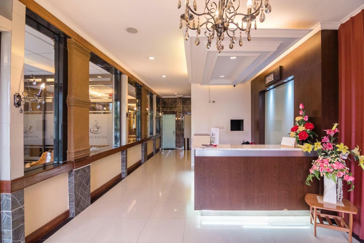 Reddoorz Plus Near Soekarno Hatta Airport 2 Tangerang Ngoại thất bức ảnh
