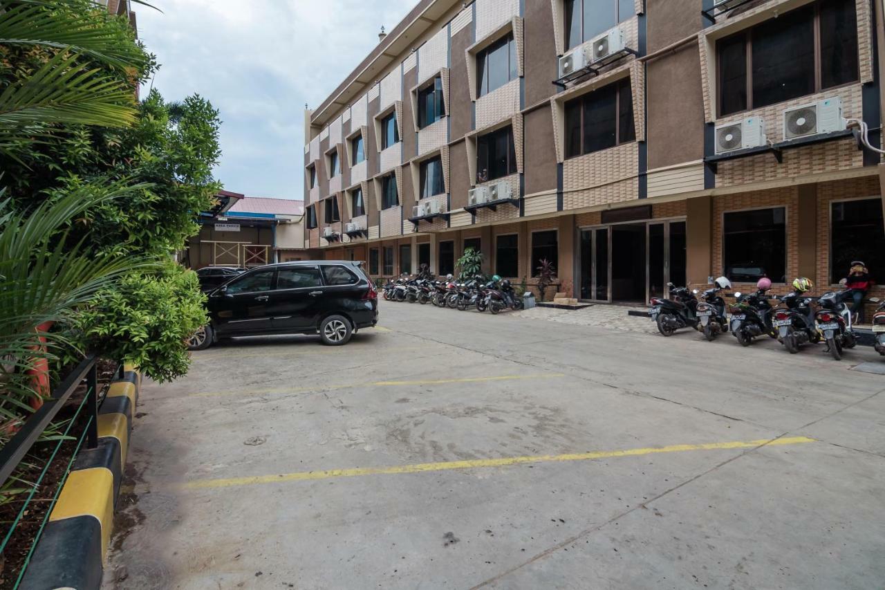 Reddoorz Plus Near Soekarno Hatta Airport 2 Tangerang Ngoại thất bức ảnh