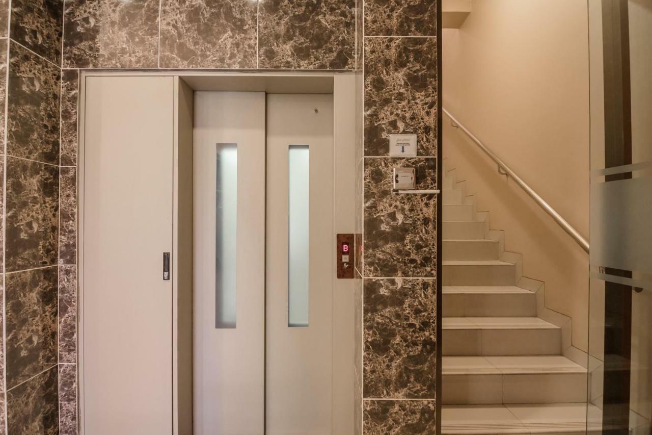 Reddoorz Plus Near Soekarno Hatta Airport 2 Tangerang Ngoại thất bức ảnh